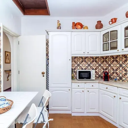 Nyaraló House With 2 Bedrooms In Parede With Enclosed Garden And Wifi *