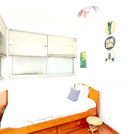 House With 2 Bedrooms In Parede With Enclosed Garden And Wifi * Cascais