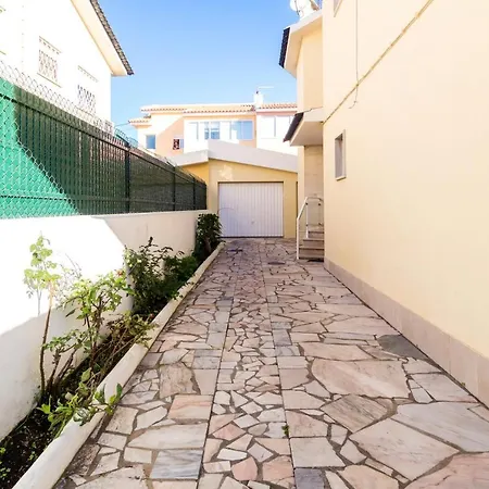 Nyaraló House With 2 Bedrooms In Parede With Enclosed Garden And Wifi *
