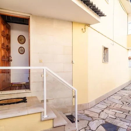 House With 2 Bedrooms In Parede With Enclosed Garden And Wifi *